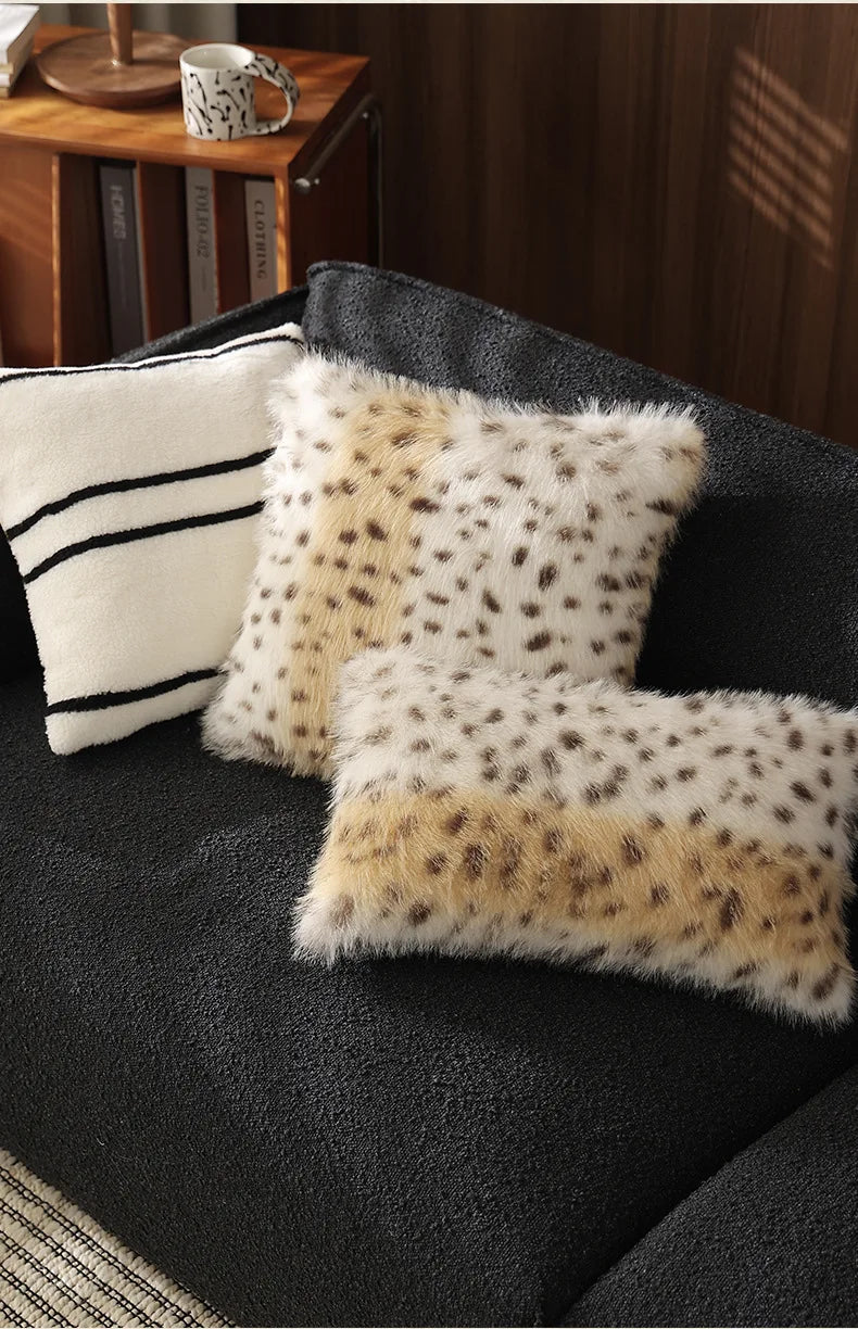 PlushQueen: Leopardi-plush-tyynynpäällinen