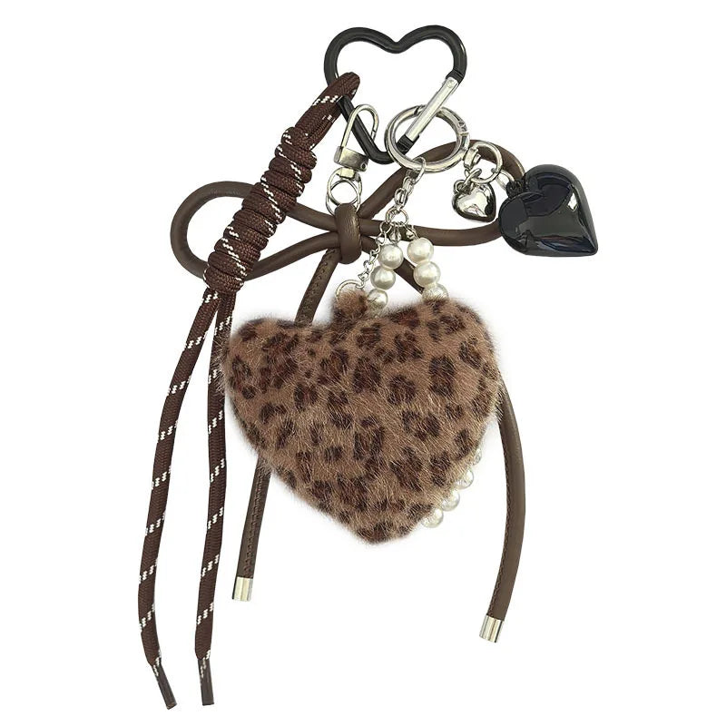 PlushQueen: Uusi leopardi-plush- riippulukolla