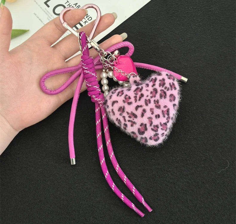 PlushQueen: Uusi leopardi-plush- riippulukolla