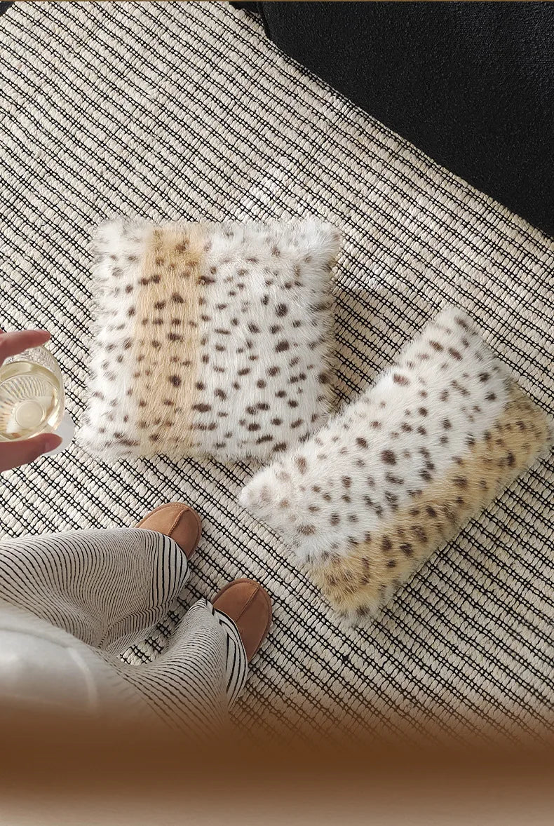 PlushQueen: Leopardi-plush-tyynynpäällinen