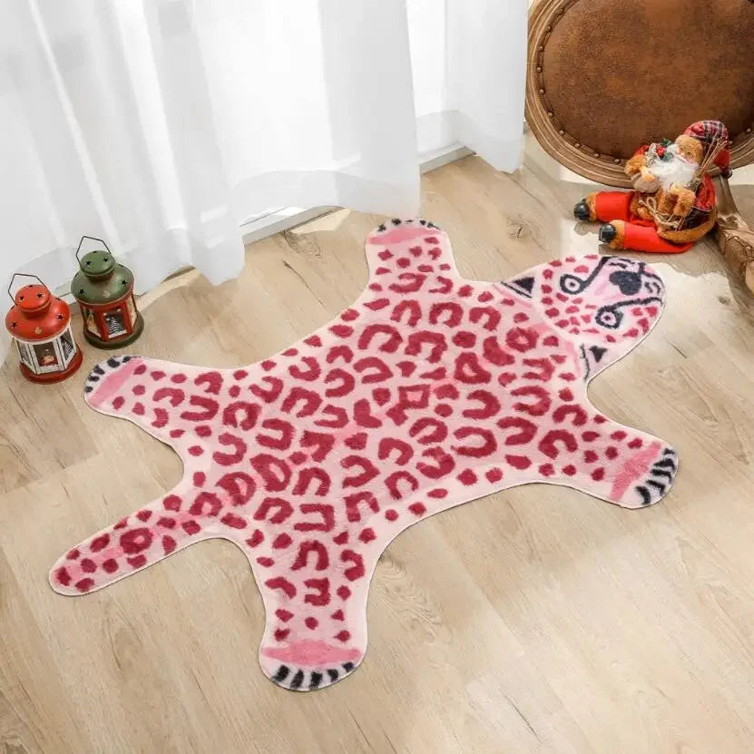 PlushQueen: VIKAMA Pink Leopard Matto
