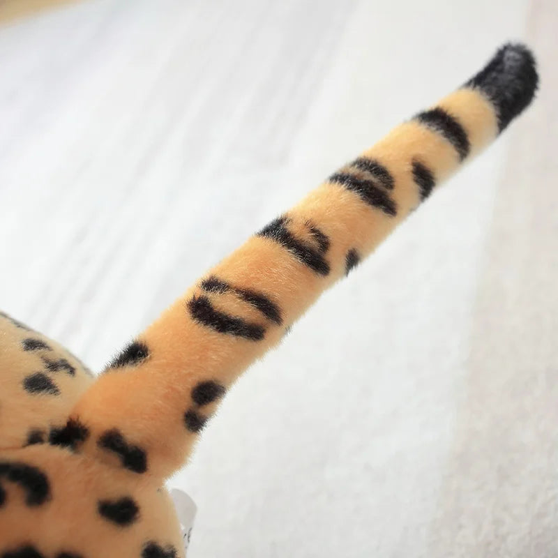 23CM Plushqueen pehmo – Karvainen Halikaveri Kotijungleen