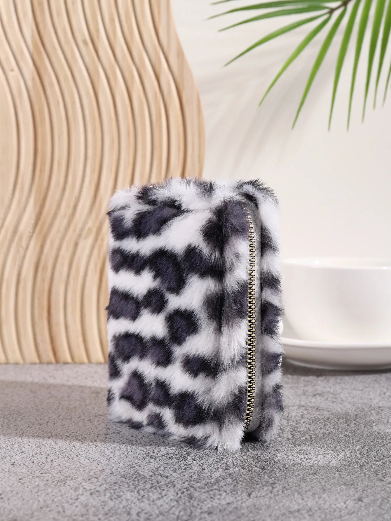 PlushQueen: Pehmeä Leopardi-lompakko – Ei mikään tavallinen kolikkopussi