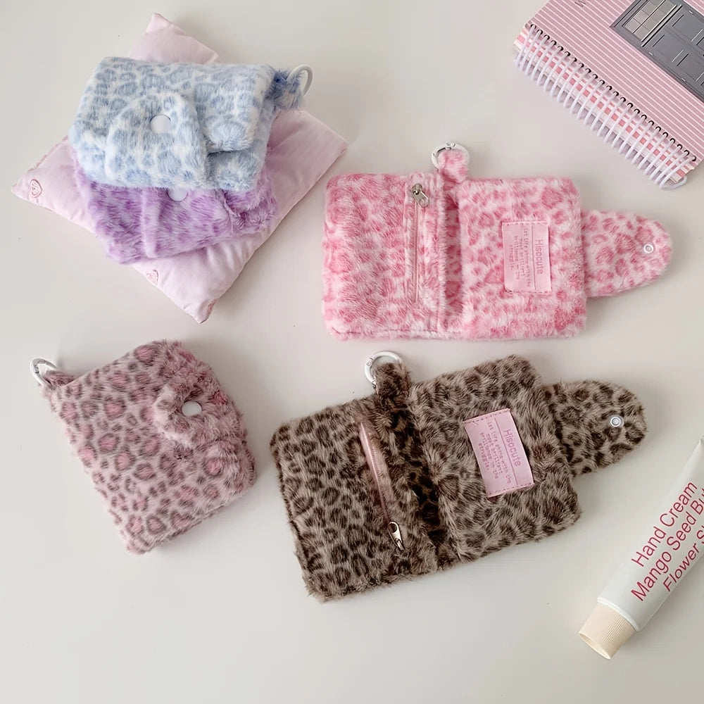 PlushQueen: Söpö Mini Leopardi-Plush Laukku