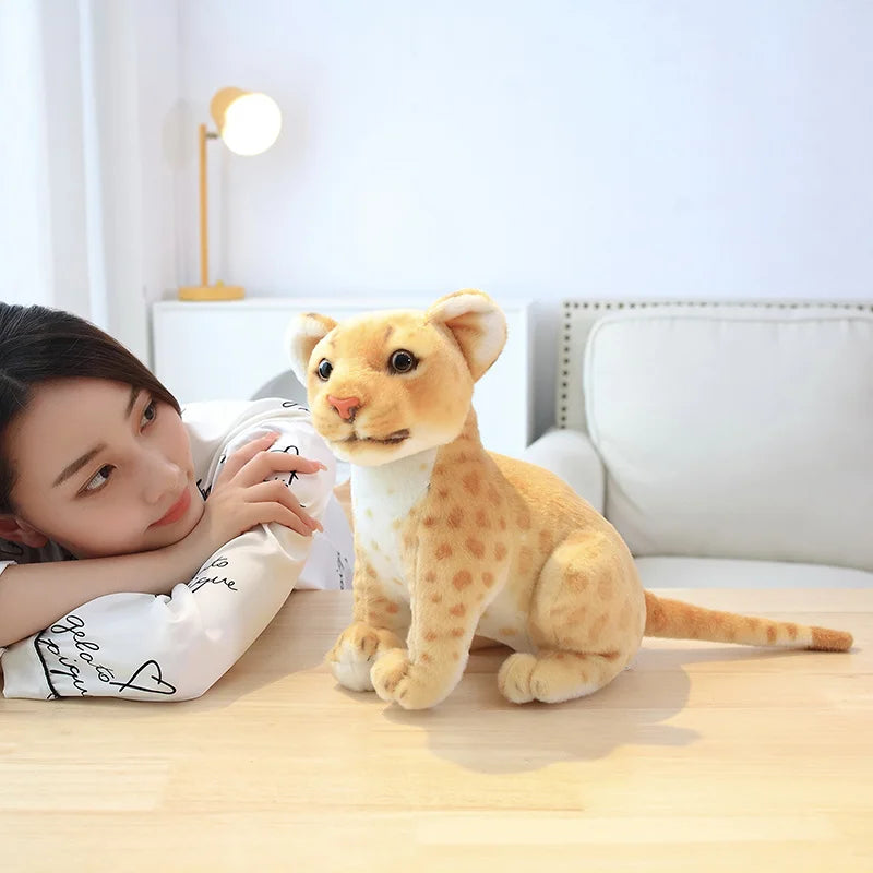 23CM Plushqueen pehmo – Karvainen Halikaveri Kotijungleen