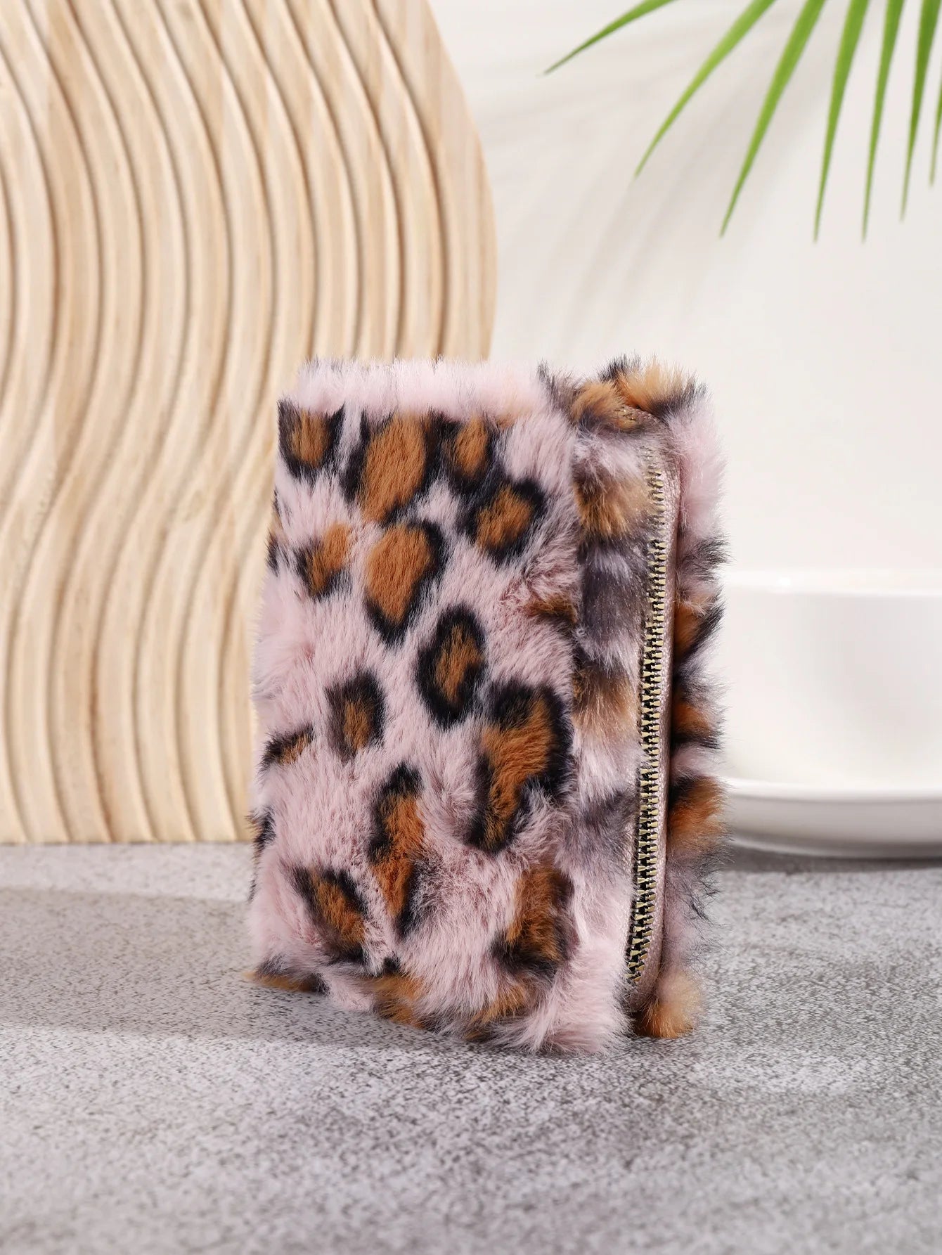 PlushQueen: Pehmeä Leopardi-lompakko – Ei mikään tavallinen kolikkopussi