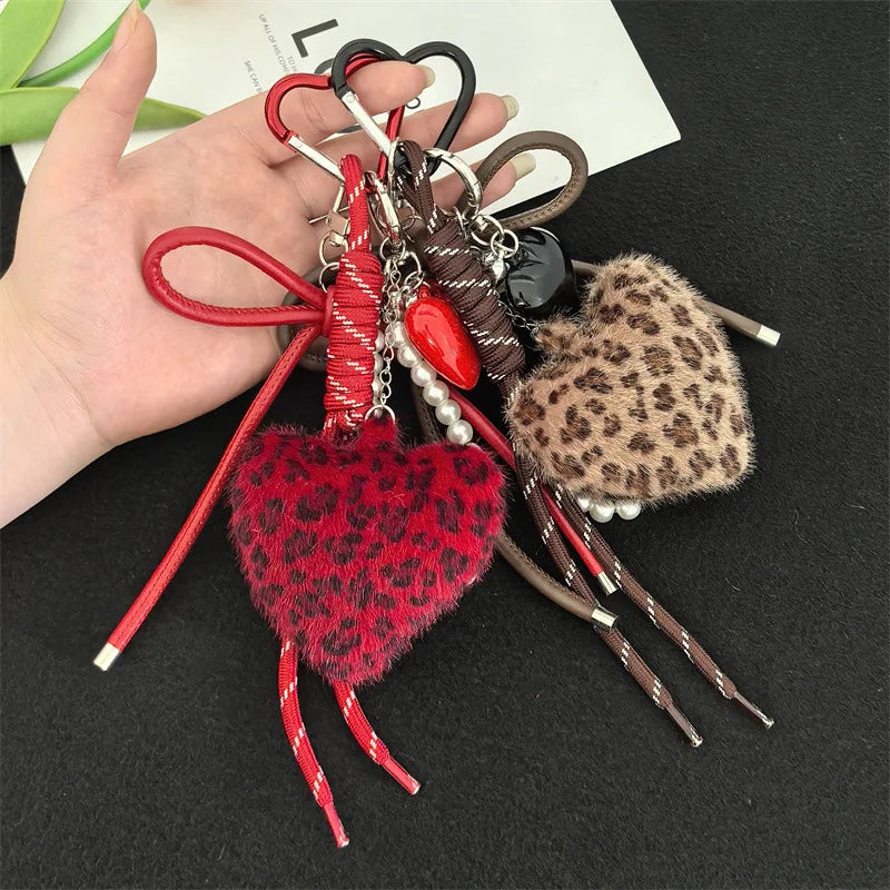 PlushQueen: Uusi leopardi-plush- riippulukolla