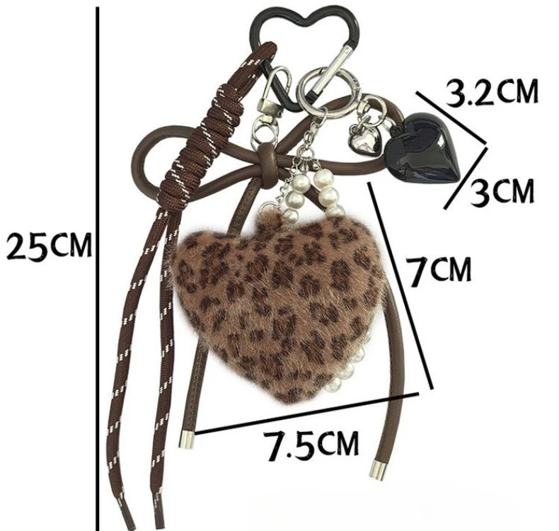 PlushQueen: Uusi leopardi-plush- riippulukolla