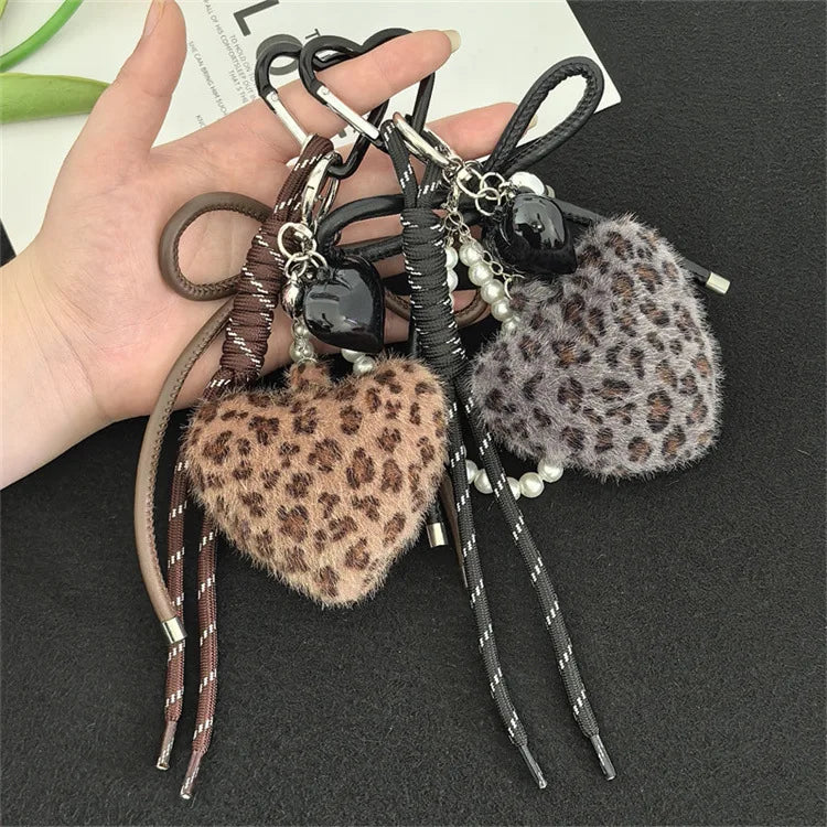 PlushQueen: Uusi leopardi-plush- riippulukolla