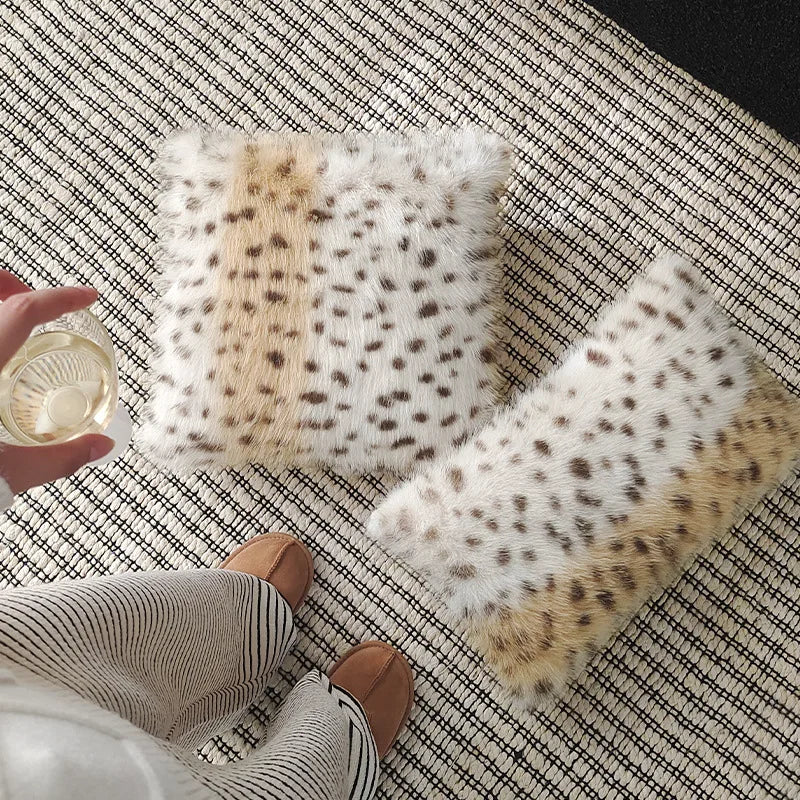 PlushQueen: Leopardi-plush-tyynynpäällinen