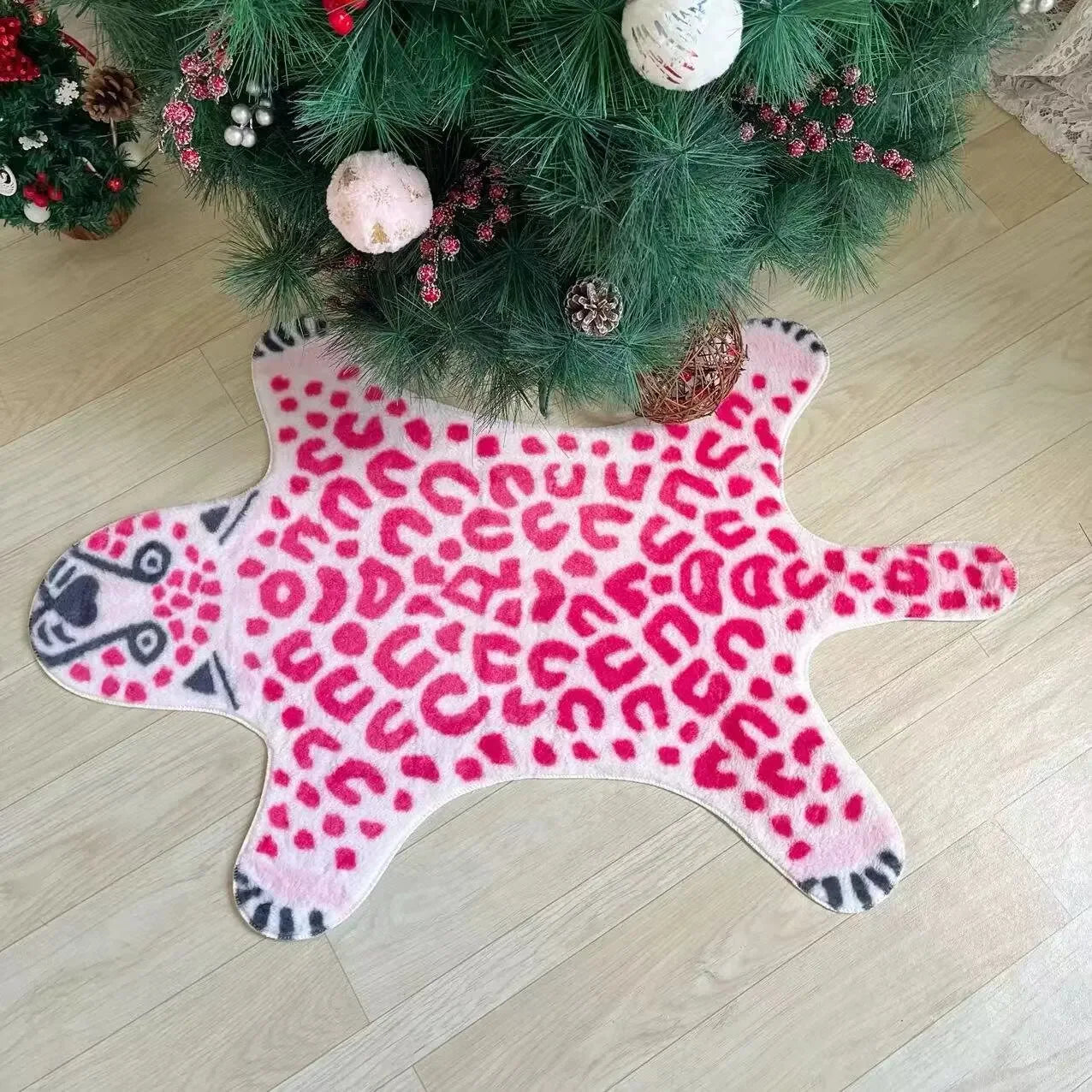 PlushQueen: VIKAMA Pink Leopard Matto